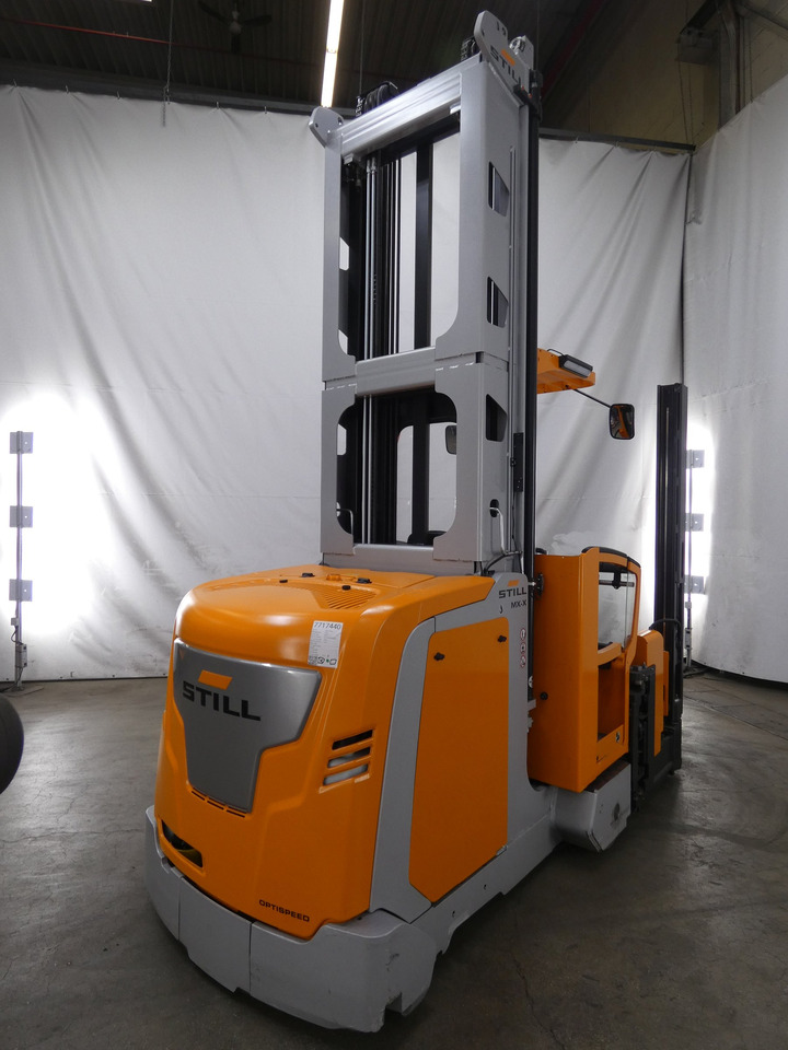 Still MX-X - Komissiózó targoncá: 2 kép. Still MX-X - Komissiózó targoncá: 2 kép.