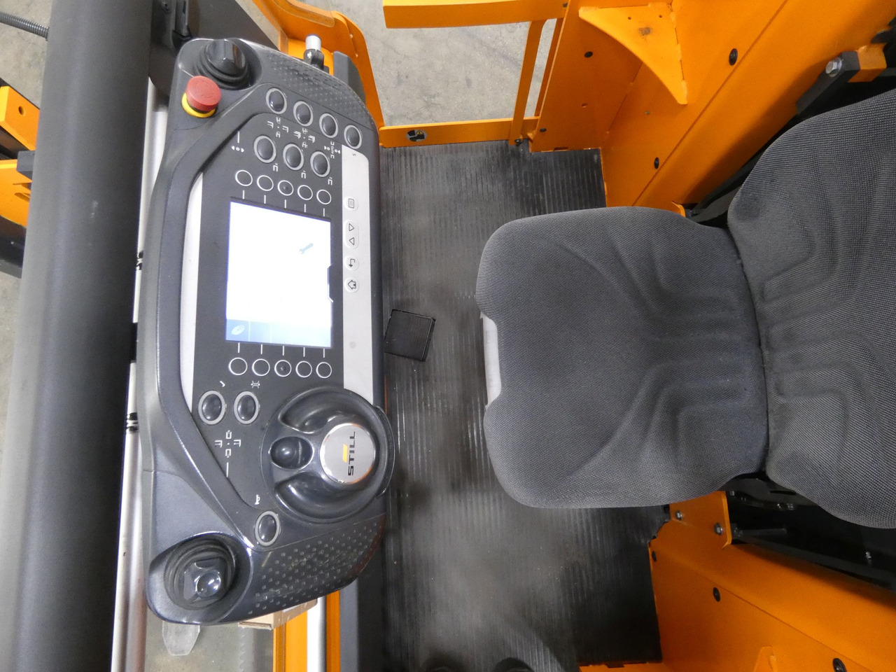 Still MX-X - Komissiózó targoncá: 3 kép. Still MX-X - Komissiózó targoncá: 3 kép.