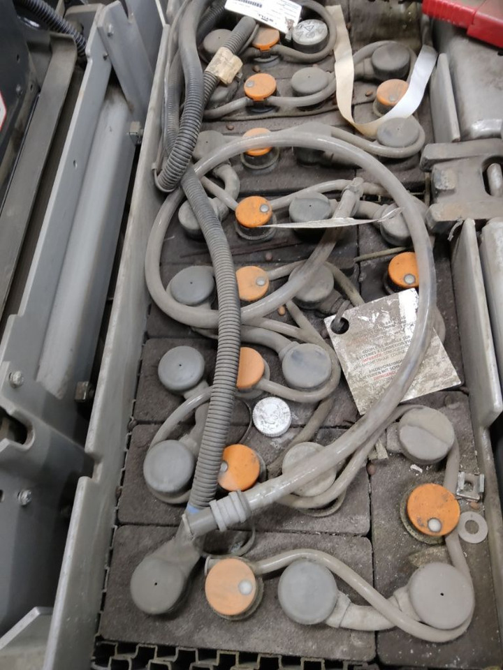 Still OPX-L12 - Komissiózó targoncá: 4 kép. Still OPX-L12 - Komissiózó targoncá: 4 kép.