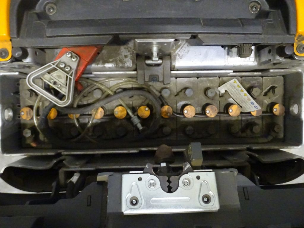 Still OPX20 - Komissiózó targoncá: 4 kép. Still OPX20 - Komissiózó targoncá: 4 kép.