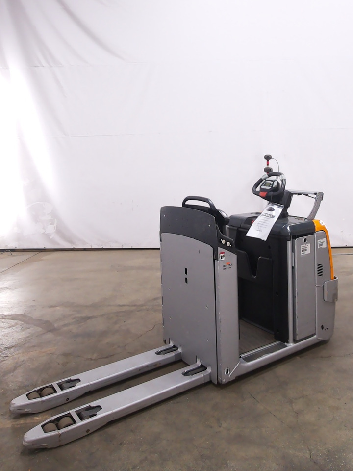 Still OPX25 - Komissiózó targoncá: 1 kép. Still OPX25 - Komissiózó targoncá: 1 kép.