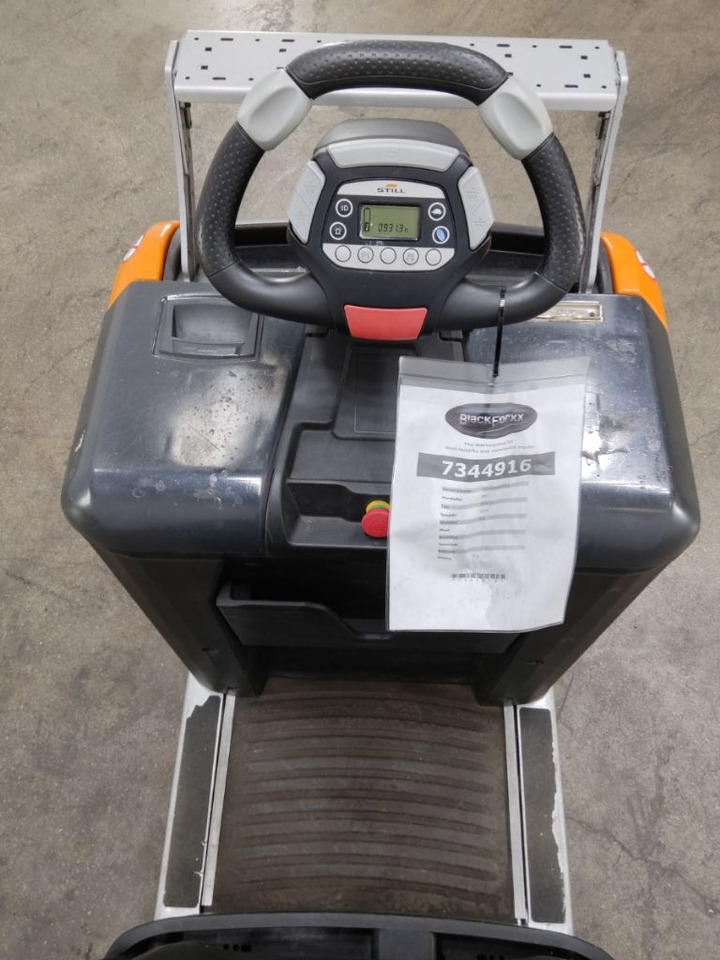 Still OPX25 - Komissiózó targoncá: 3 kép. Still OPX25 - Komissiózó targoncá: 3 kép.