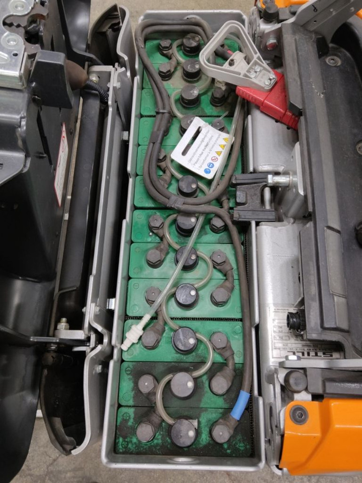 Still OPX25 - Komissiózó targoncá: 4 kép. Still OPX25 - Komissiózó targoncá: 4 kép.