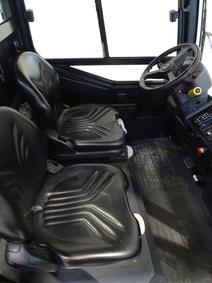 Still R07-25 - Elektromos vontató: 3 kép. Still R07-25 - Elektromos vontató: 3 kép.