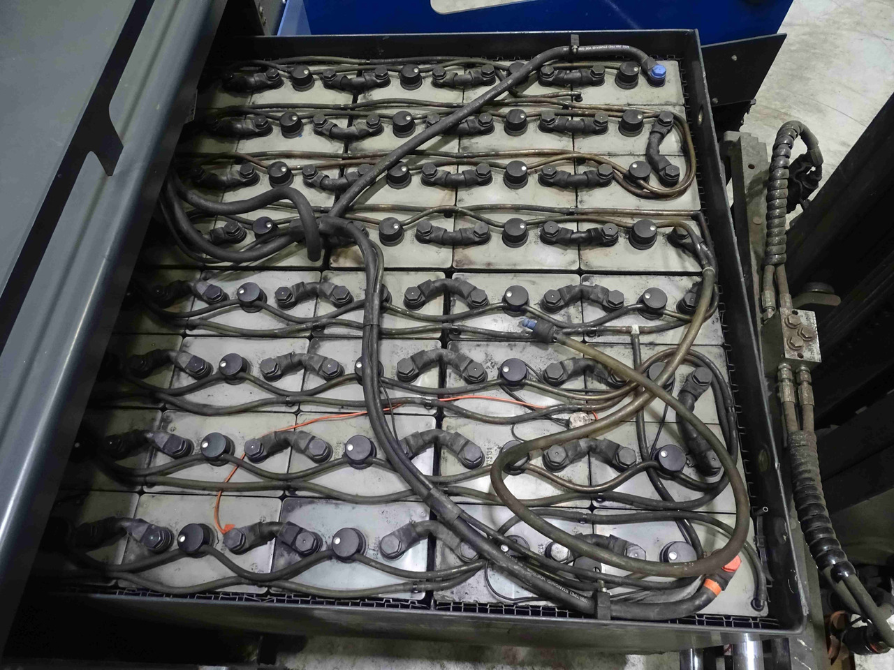 Still R07-25 - Elektromos vontató: 4 kép. Still R07-25 - Elektromos vontató: 4 kép.