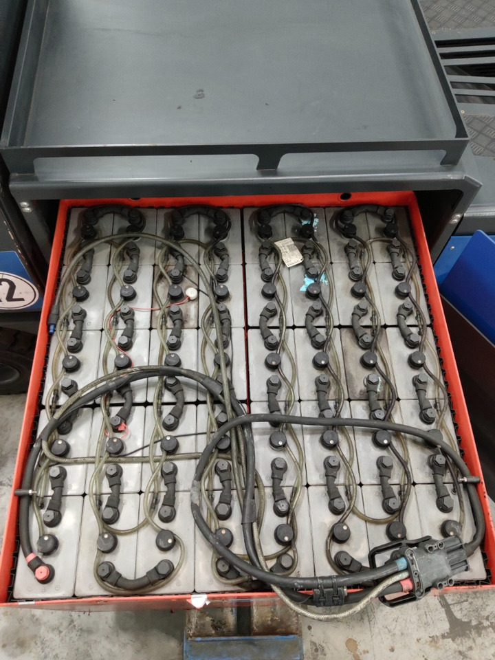 Still R07-25 - Elektromos vontató: 4 kép. Still R07-25 - Elektromos vontató: 4 kép.