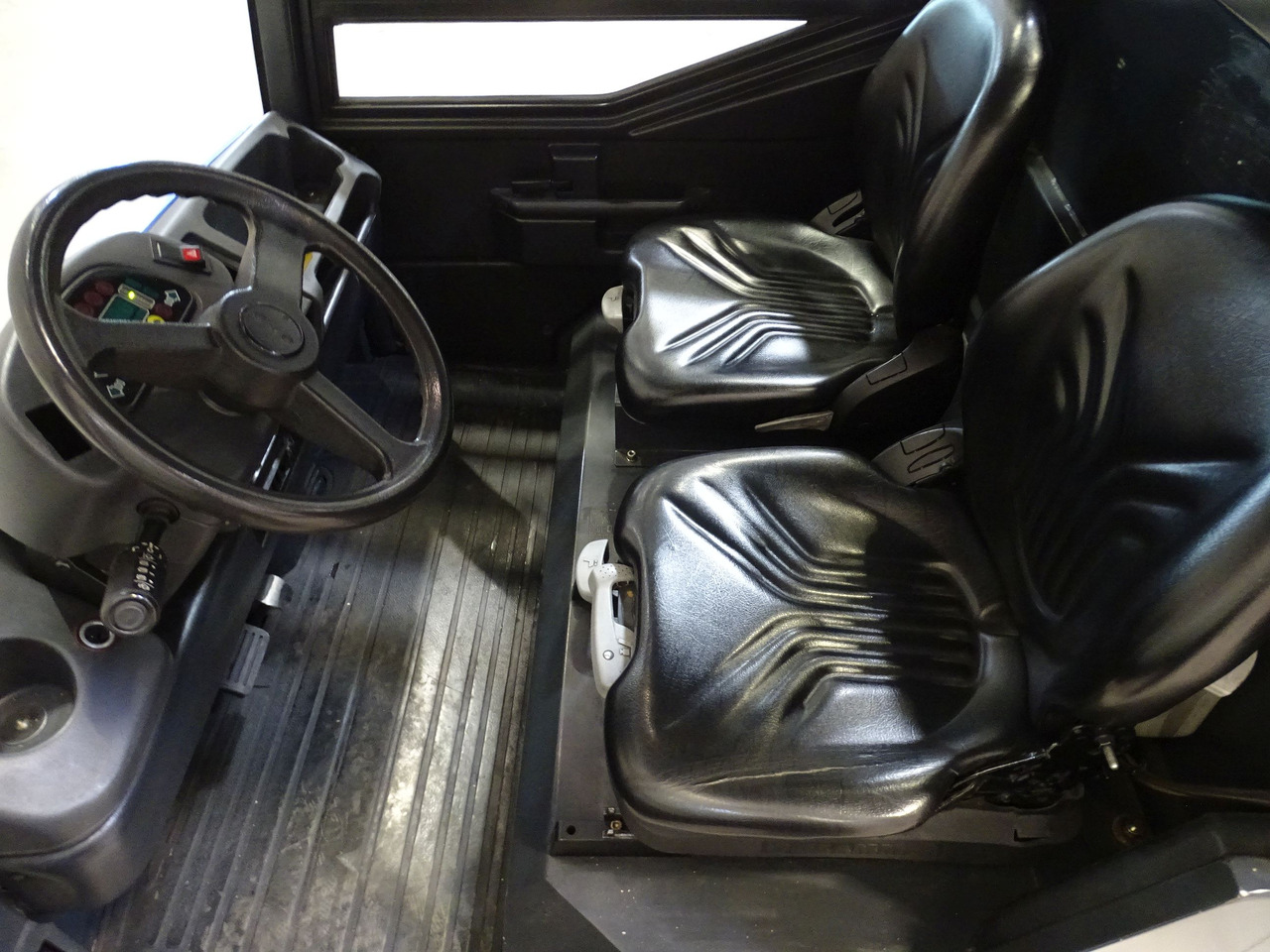 Still R07-25L - Elektromos vontató: 3 kép. Still R07-25L - Elektromos vontató: 3 kép.