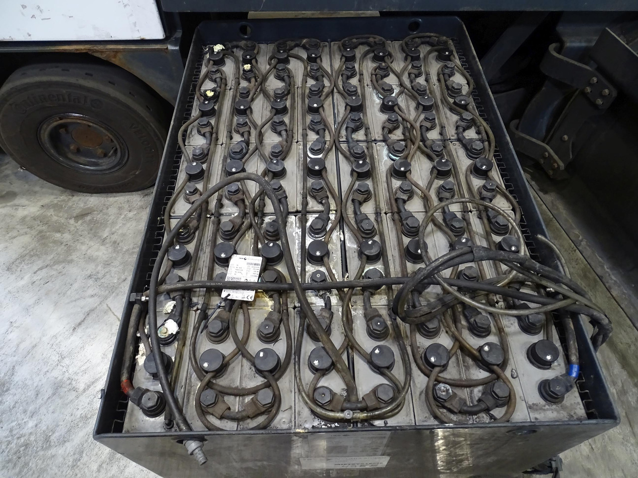 Still R08-20 - Elektromos vontató: 4 kép. Still R08-20 - Elektromos vontató: 4 kép.