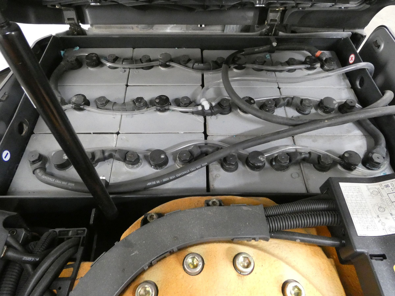 Still RX50-15 - Elektromos targonca: 4 kép. Still RX50-15 - Elektromos targonca: 4 kép.