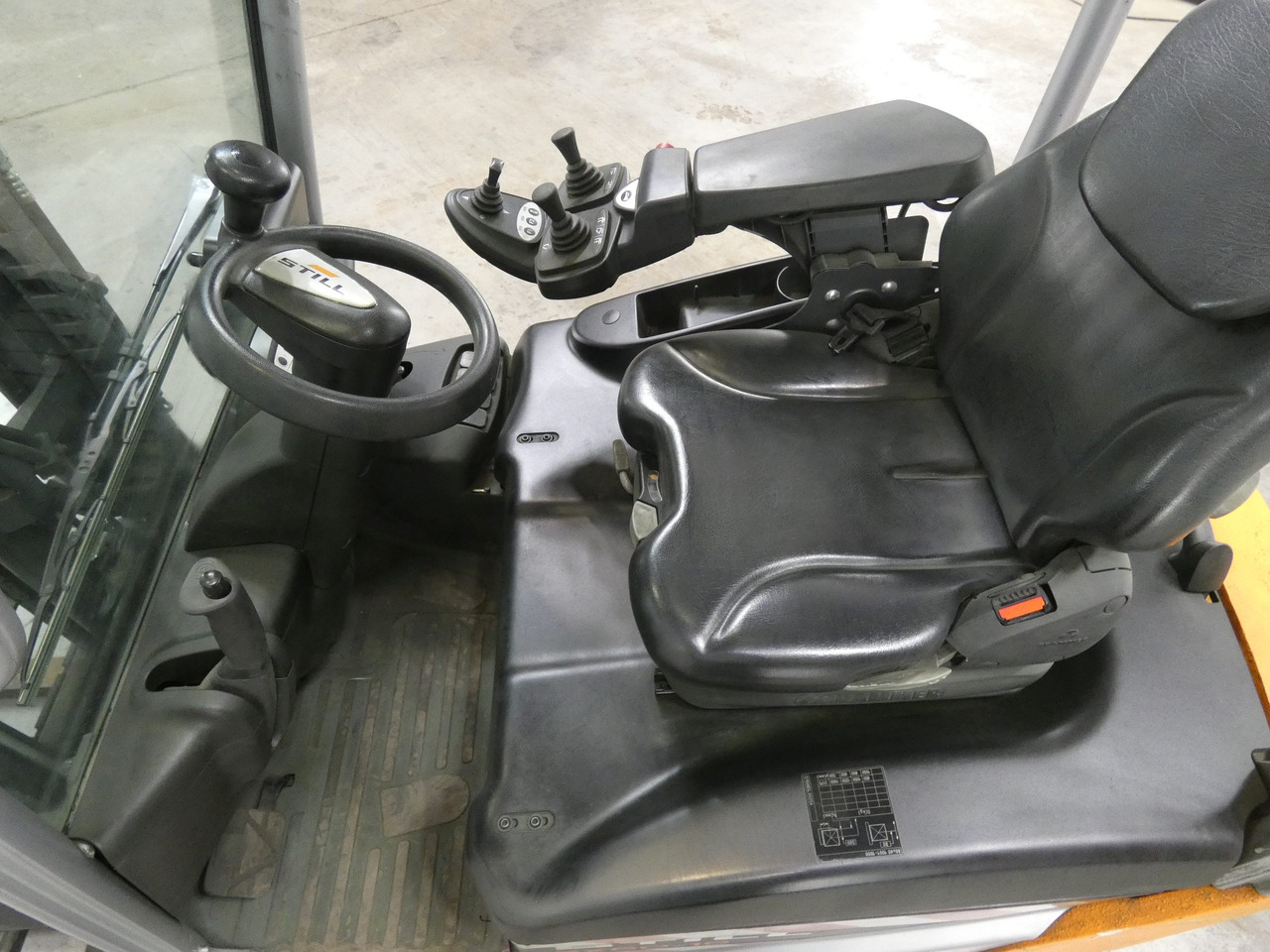 Still RX50-15 - Elektromos targonca: 2 kép. Still RX50-15 - Elektromos targonca: 2 kép.