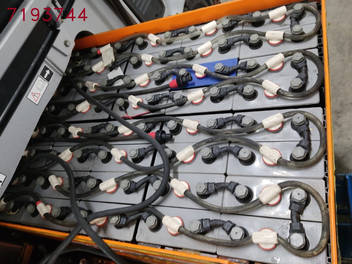 Still RX60-25 - Elektromos targonca: 4 kép. Still RX60-25 - Elektromos targonca: 4 kép.