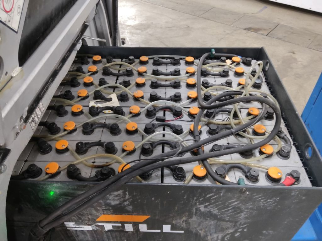 Still RX60-25 - Elektromos targonca: 4 kép. Still RX60-25 - Elektromos targonca: 4 kép.