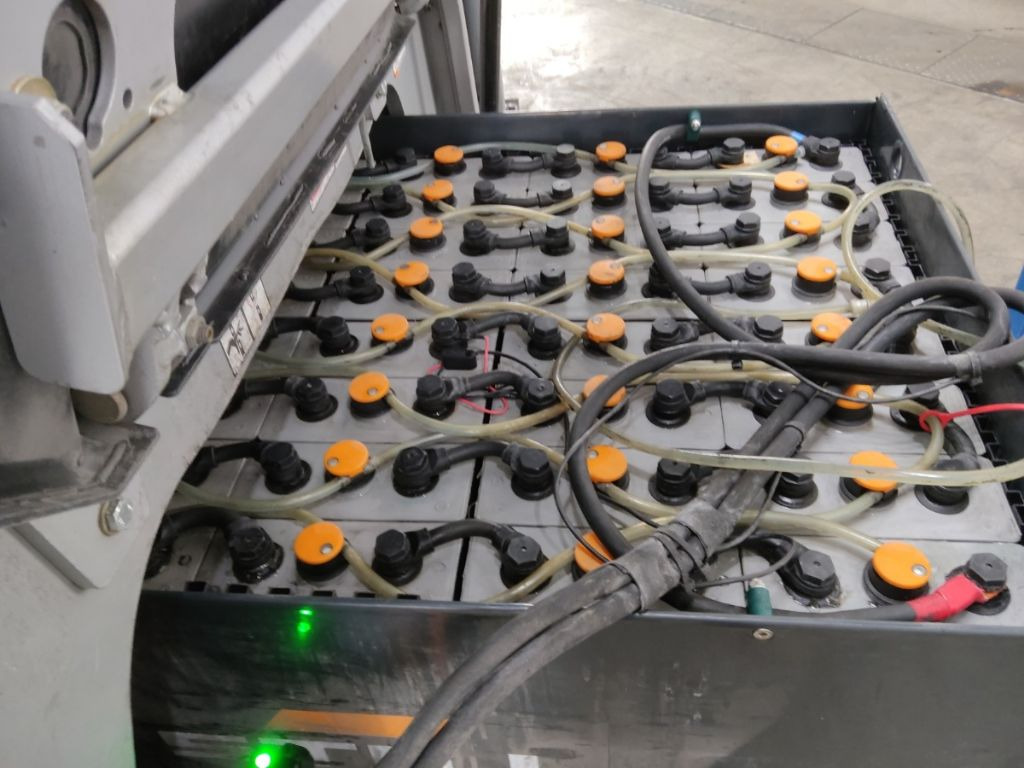 Still RX60-25 - Elektromos targonca: 4 kép. Still RX60-25 - Elektromos targonca: 4 kép.