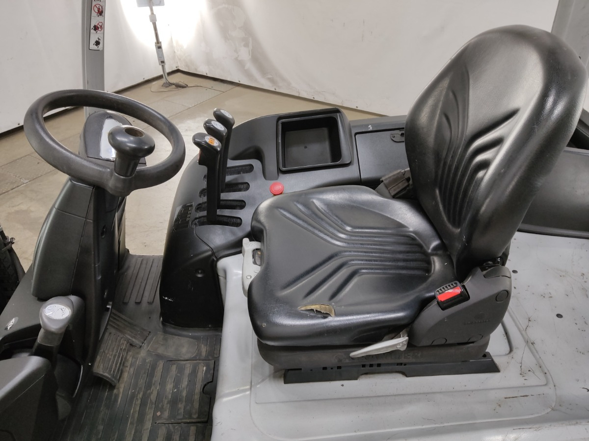 Still RX60-25 - Elektromos targonca: 3 kép. Still RX60-25 - Elektromos targonca: 3 kép.