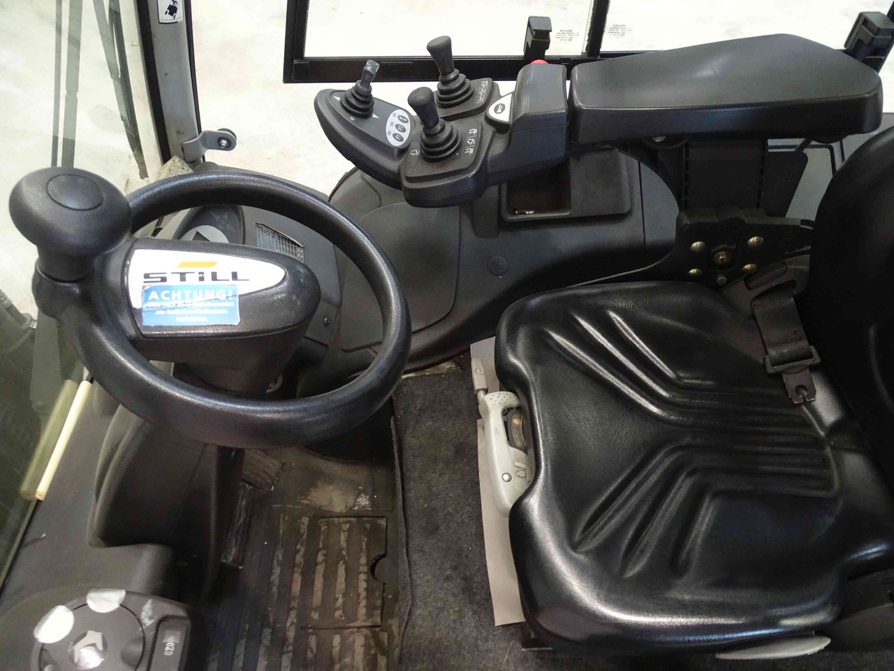 Still RX60-25 - Elektromos targonca: 3 kép. Still RX60-25 - Elektromos targonca: 3 kép.