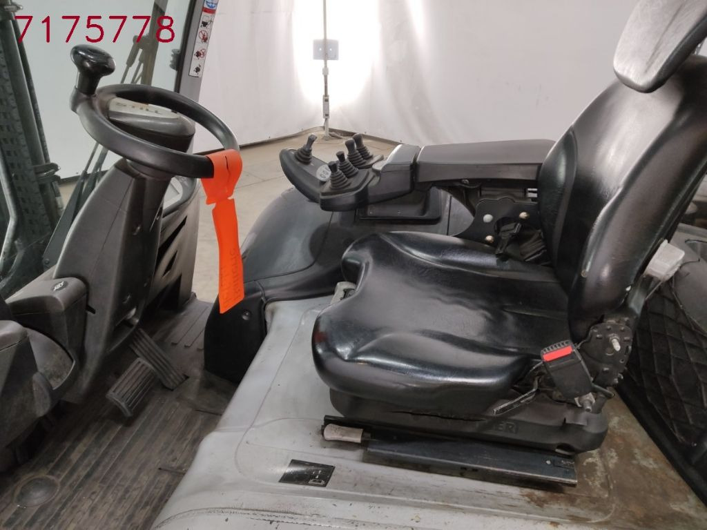 Still RX60-25 - Elektromos targonca: 3 kép. Still RX60-25 - Elektromos targonca: 3 kép.