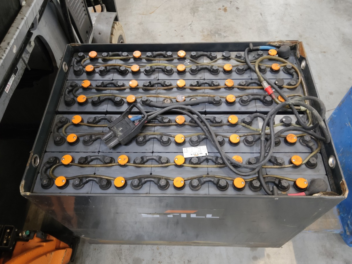 Still RX60-30 - Elektromos targonca: 4 kép. Still RX60-30 - Elektromos targonca: 4 kép.