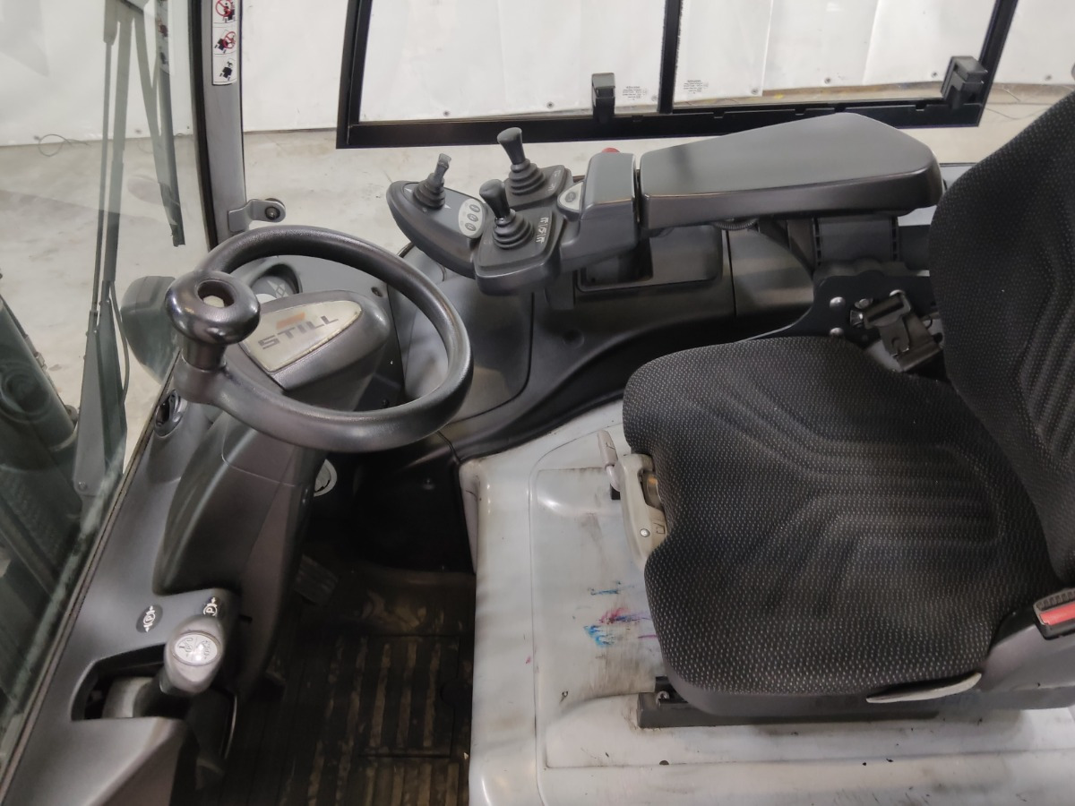 Still RX60-30 - Elektromos targonca: 3 kép. Still RX60-30 - Elektromos targonca: 3 kép.