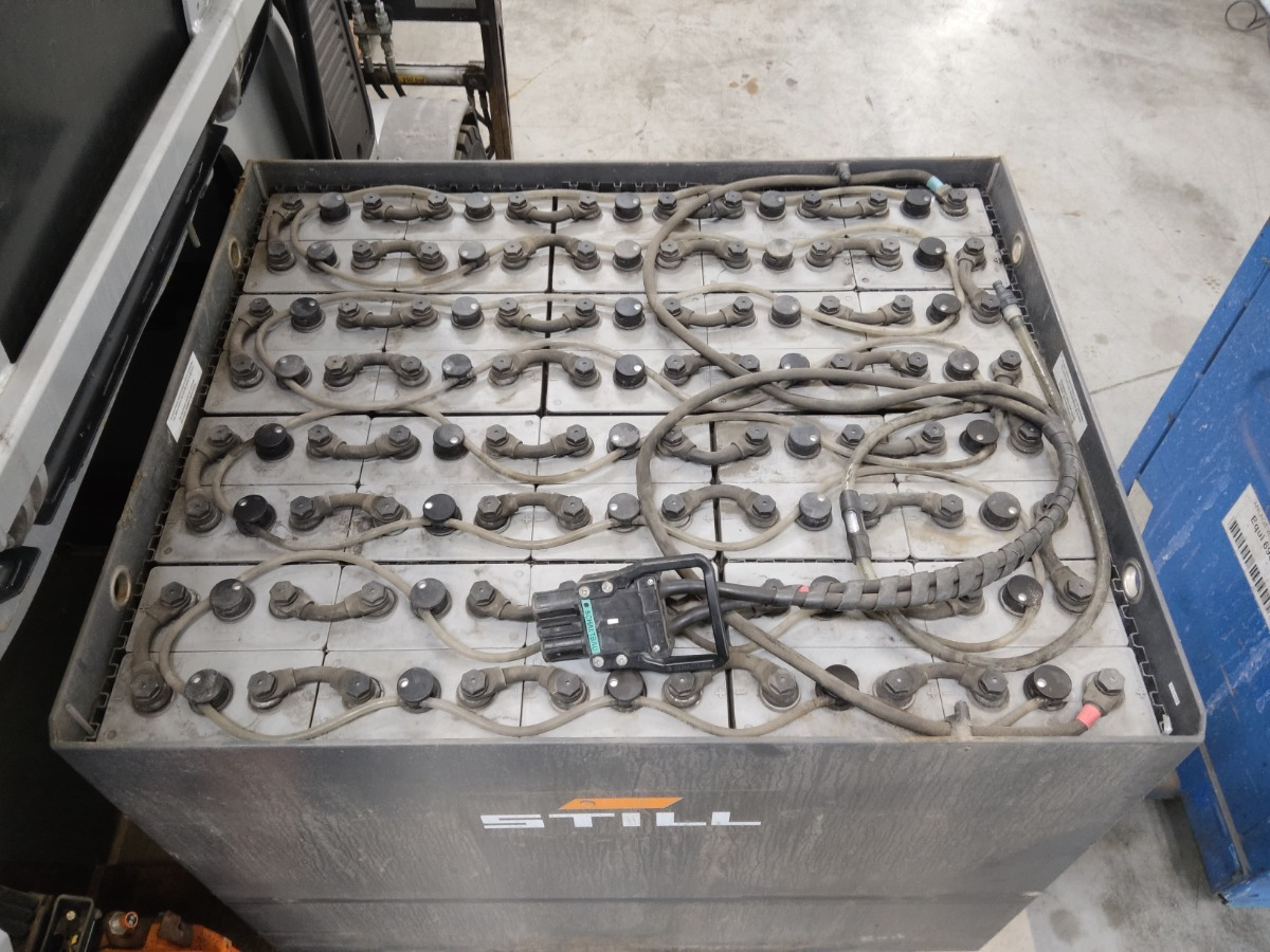 Still RX60-35 - Elektromos targonca: 4 kép. Still RX60-35 - Elektromos targonca: 4 kép.