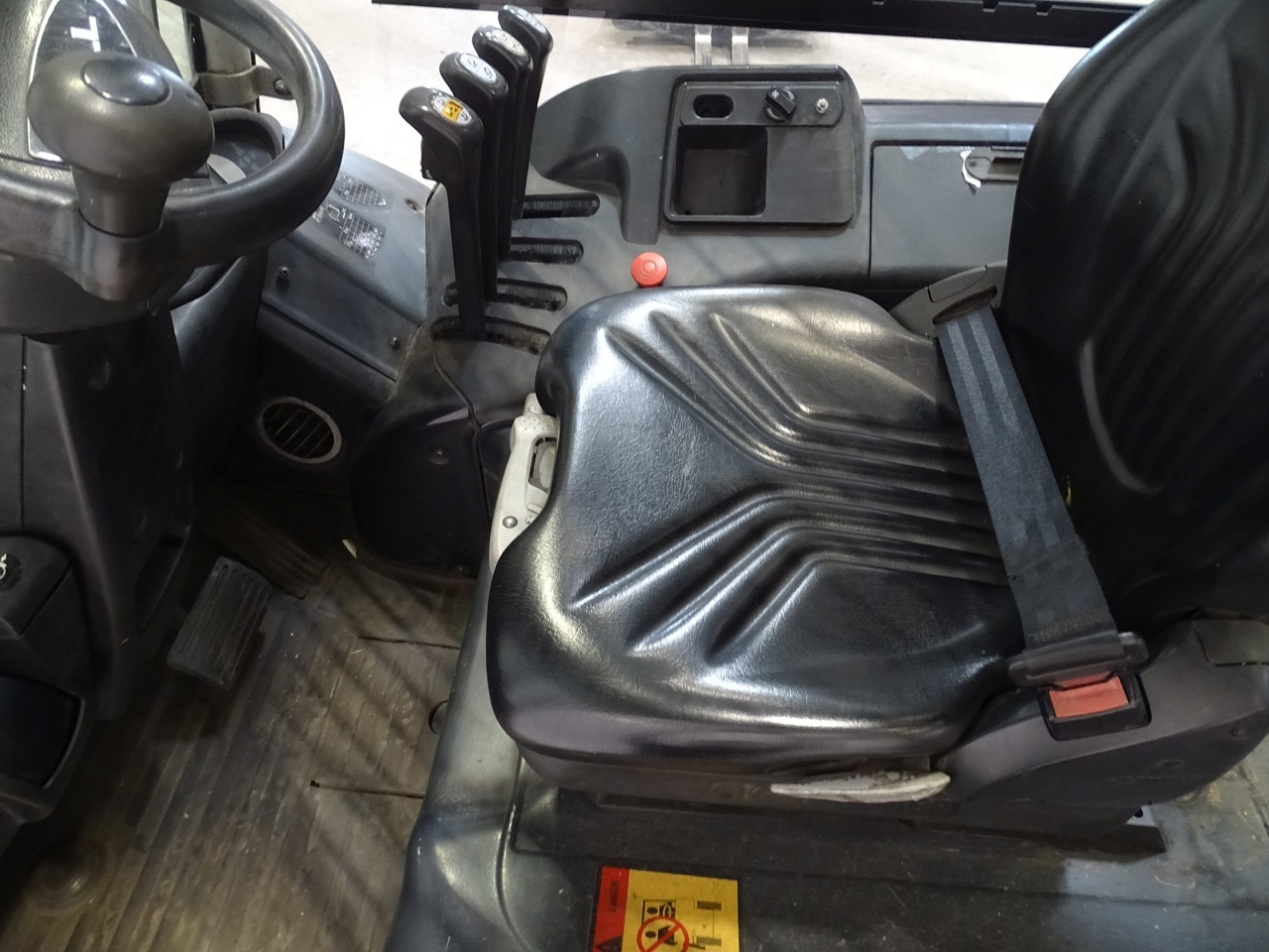 Still RX60-45 - Elektromos targonca: 3 kép. Still RX60-45 - Elektromos targonca: 3 kép.