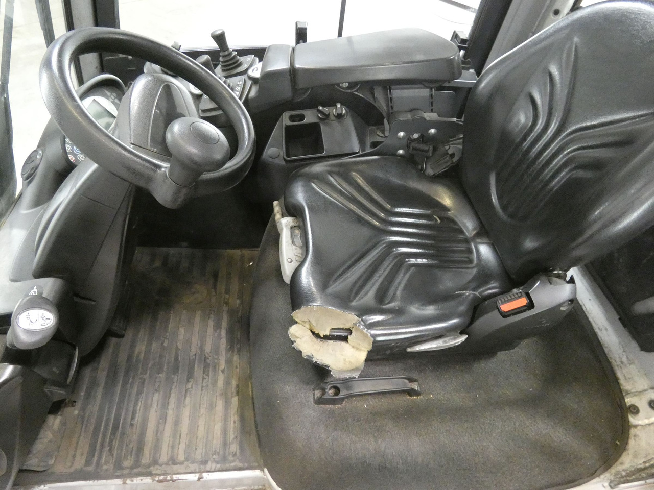 Still RX70-20 - Dízel targonca: 3 kép. Still RX70-20 - Dízel targonca: 3 kép.