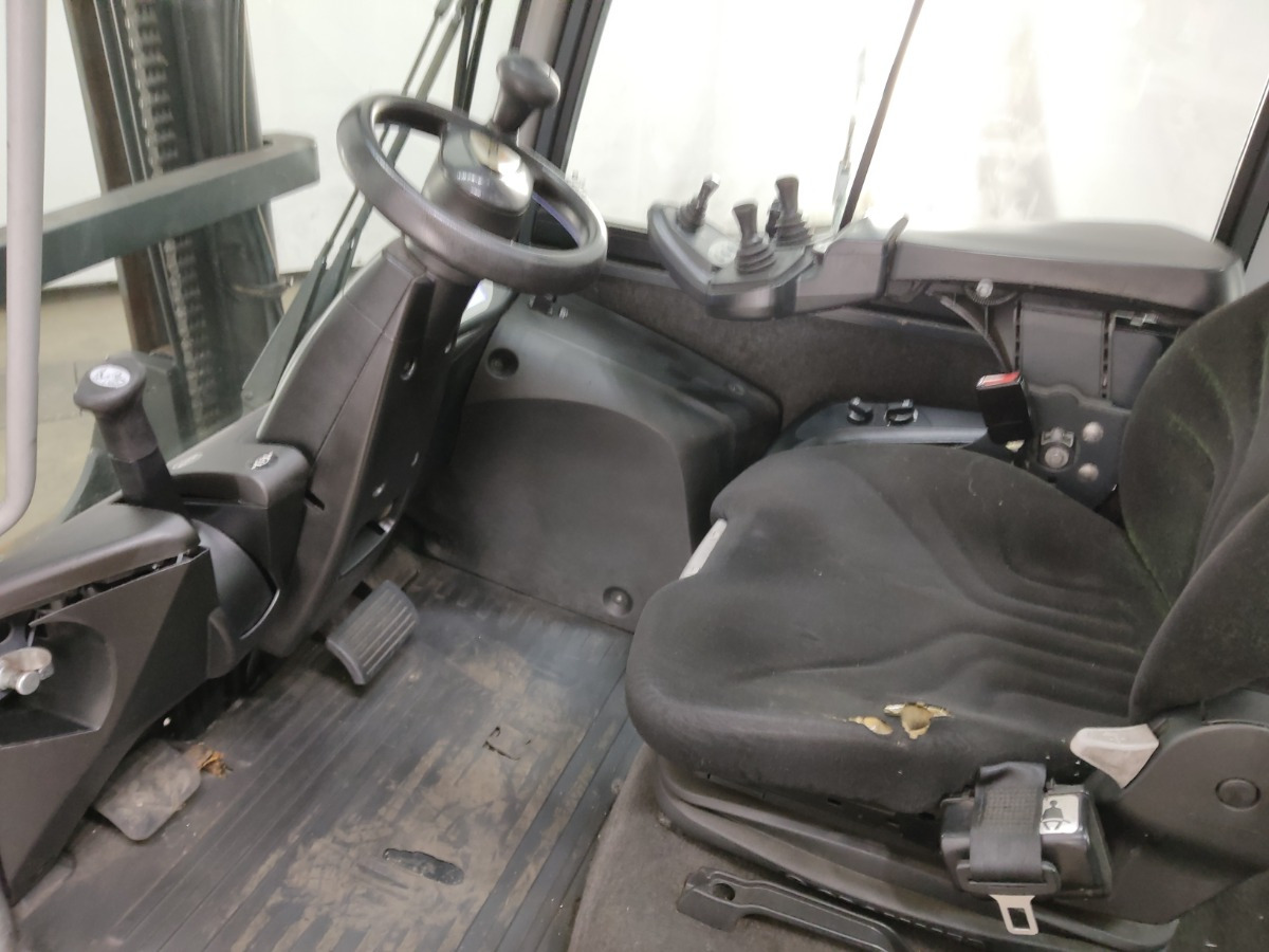 Still RX70-50/600 - Dízel targonca: 3 kép. Still RX70-50/600 - Dízel targonca: 3 kép.