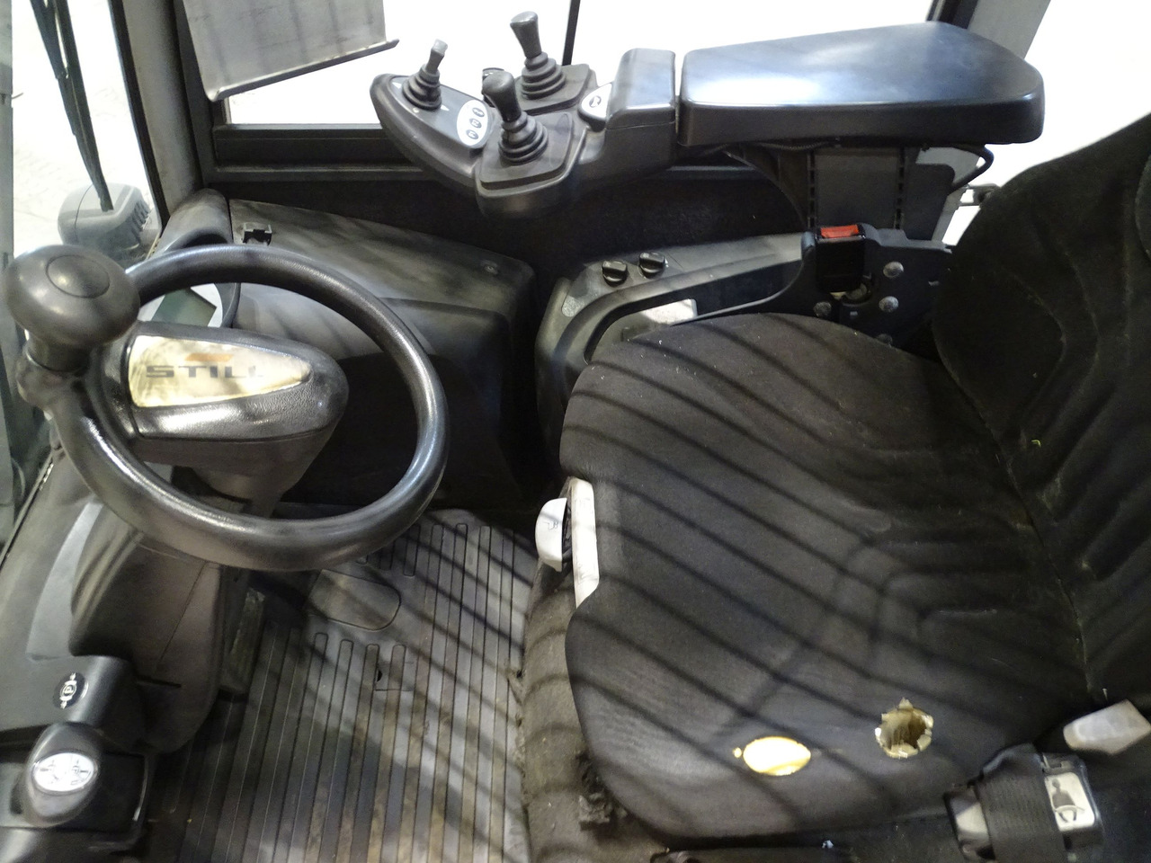 Still RX70-50/600 - Dízel targonca: 3 kép. Still RX70-50/600 - Dízel targonca: 3 kép.