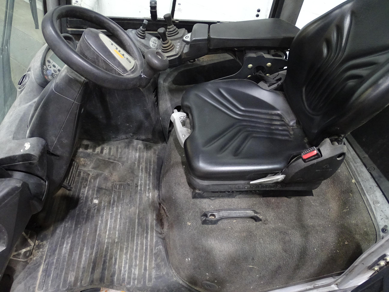 Still RX70-50 - Dízel targonca: 3 kép. Still RX70-50 - Dízel targonca: 3 kép.