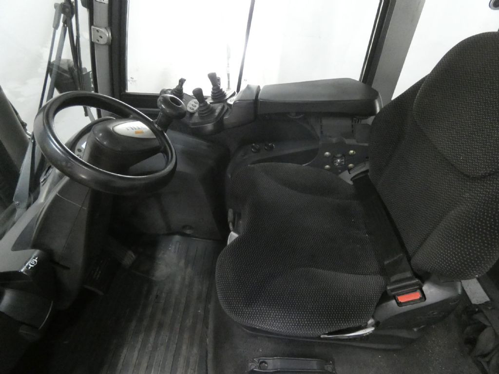 Still RX70-80/900 - Dízel targonca: 3 kép. Still RX70-80/900 - Dízel targonca: 3 kép.