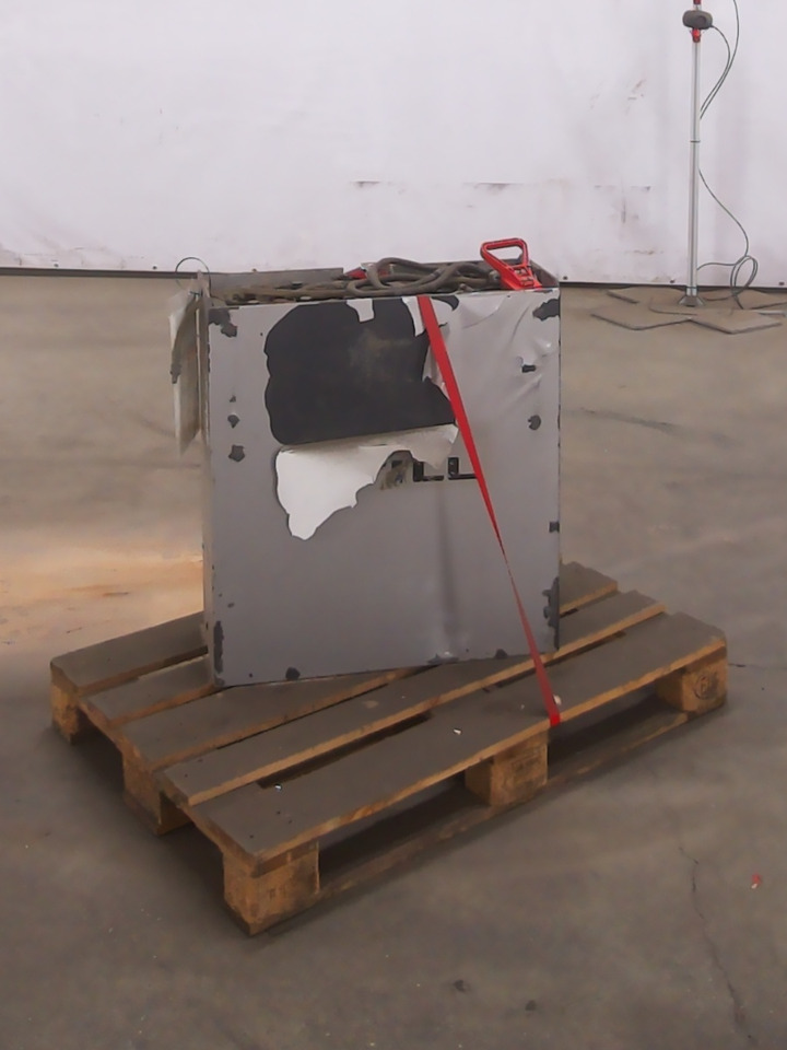 Weitere 24V - Akkumulátor - Anyagmozgató gép: 1 kép. Weitere 24V - Akkumulátor - Anyagmozgató gép: 1 kép.