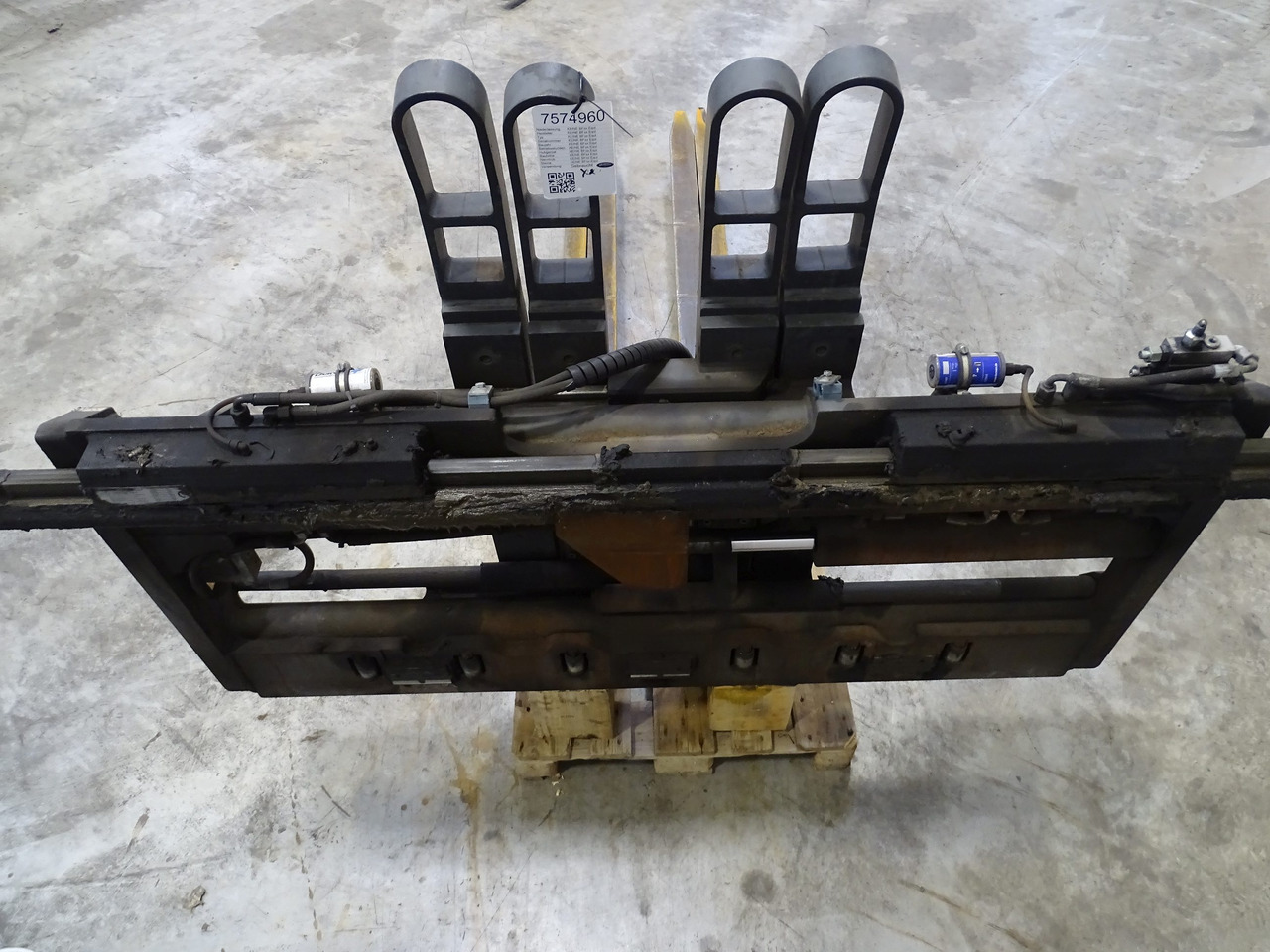 Weitere DPK100CP - Raklapvilla: 3 kép. Weitere DPK100CP - Raklapvilla: 3 kép.