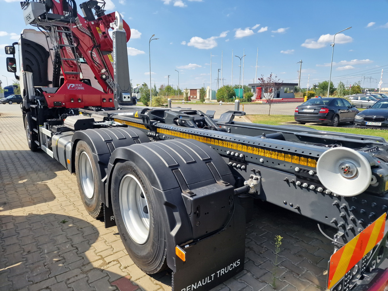 Renault - Horgos rakodó teherautó, Darus autó: 4 kép. Renault - Horgos rakodó teherautó, Darus autó: 4 kép.