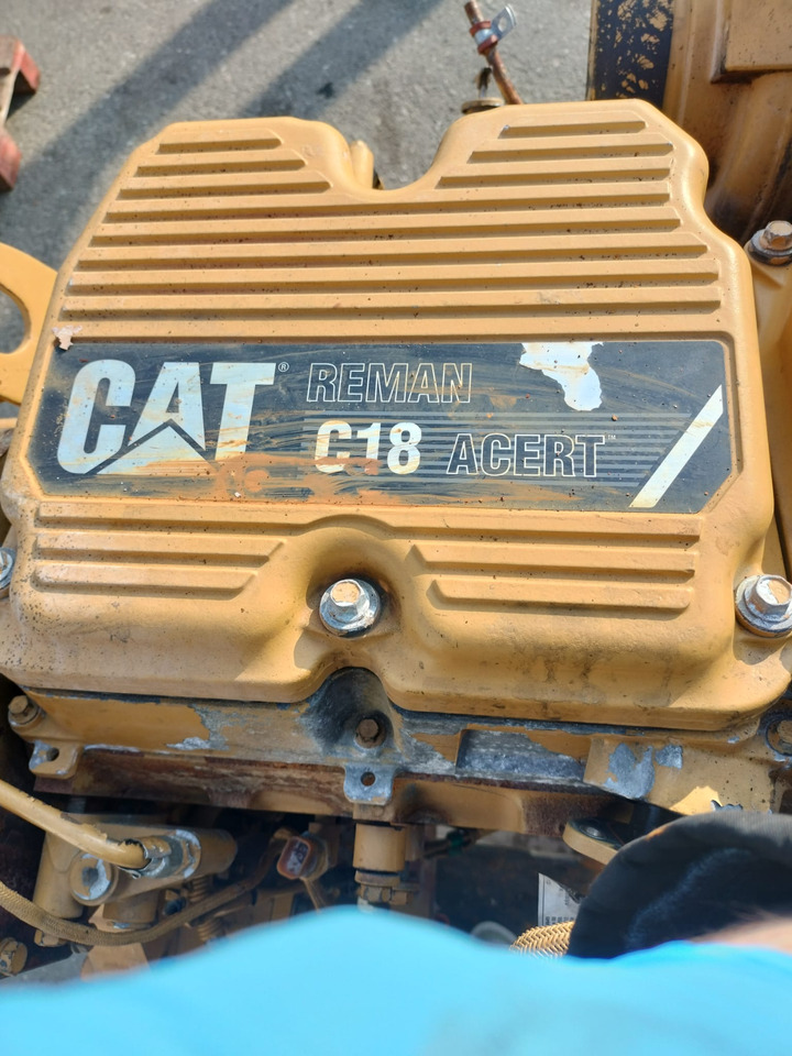 Caterpillar C18 - Alkatrész - Építőipari gépek: 4 kép. Caterpillar C18 - Alkatrész - Építőipari gépek: 4 kép.
