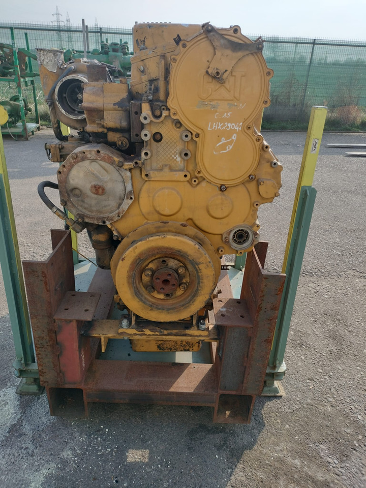 Caterpillar C18 - Alkatrész - Építőipari gépek: 3 kép. Caterpillar C18 - Alkatrész - Építőipari gépek: 3 kép.