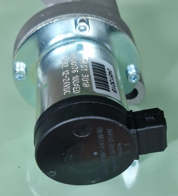 DEUTZ Solenoid 04513018 - Alkatrész - Építőipari gépek: 3 kép. DEUTZ Solenoid 04513018 - Alkatrész - Építőipari gépek: 3 kép.