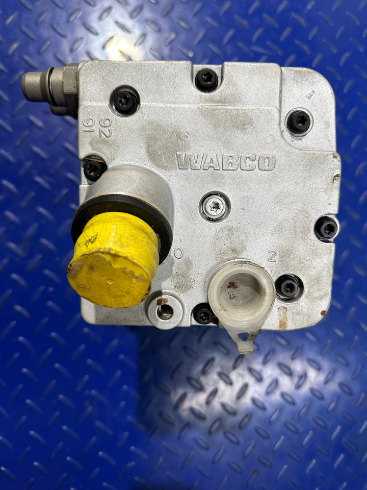 Mercedes Atego 3 Euro 6 Wabco Air Compressor A0011307615 - Alkatrész - Teherautó: 3 kép. Mercedes Atego 3 Euro 6 Wabco Air Compressor A0011307615 - Alkatrész - Teherautó: 3 kép.