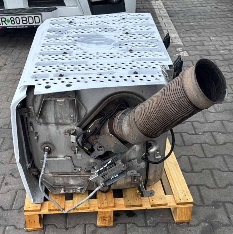 Mercedes Exhaust Euro 5 EEW OM471 12.8L A0054904512 - Alkatrész: 2 kép. Mercedes Exhaust Euro 5 EEW OM471 12.8L A0054904512 - Alkatrész: 2 kép.