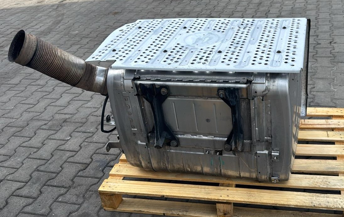 Mercedes Exhaust Euro 5 EEW OM471 12.8L A0054904512 - Alkatrész: 3 kép. Mercedes Exhaust Euro 5 EEW OM471 12.8L A0054904512 - Alkatrész: 3 kép.