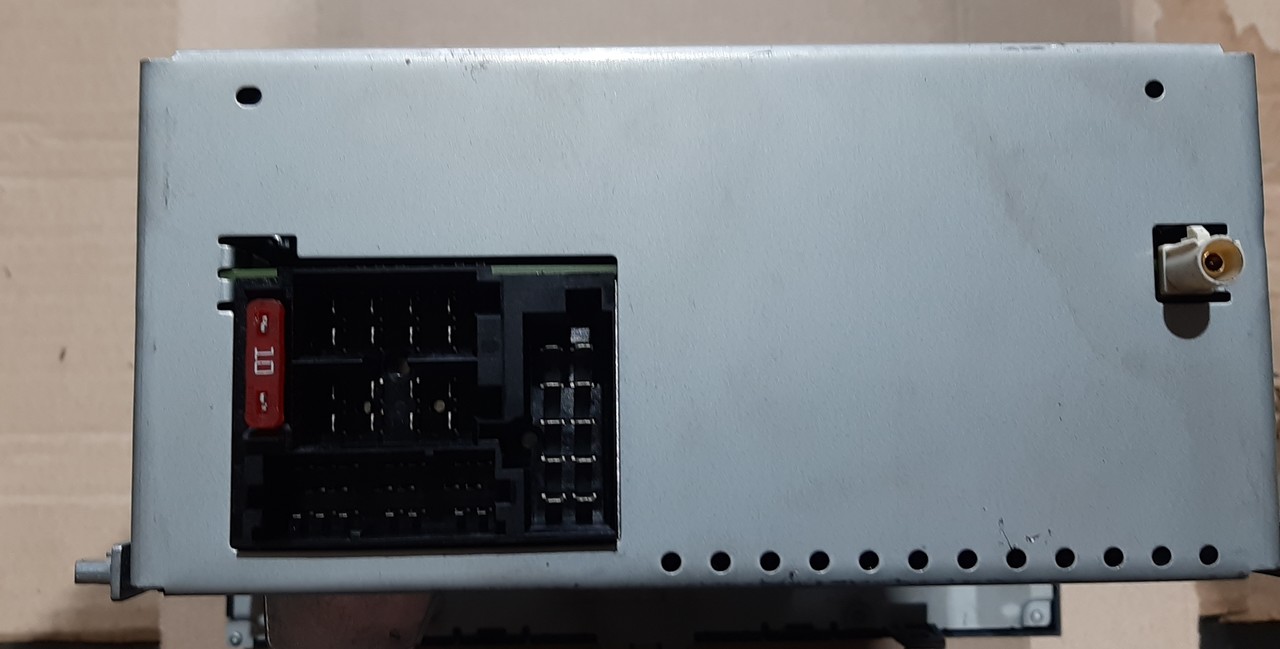 BOSCH / REXROTH Mercedes Actros MP4 CD Player A0004467662 - Fülke és belső tér - Teherautó: 2 kép. BOSCH / REXROTH Mercedes Actros MP4 CD Player A0004467662 - Fülke és belső tér - Teherautó: 2 kép.