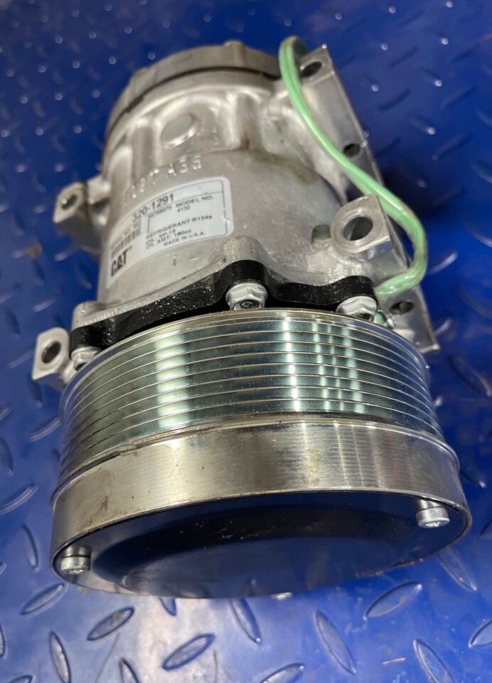 CATERPILLAR AC Clima compressor 320-1291 - Klímakompresszor - Építőipari gépek: 4 kép. CATERPILLAR AC Clima compressor 320-1291 - Klímakompresszor - Építőipari gépek: 4 kép.