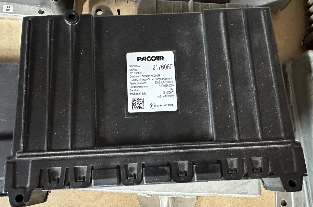 DAF XF CF VECU Control Unit Module 2176060 - ECU: 1 kép. DAF XF CF VECU Control Unit Module 2176060 - ECU: 1 kép.