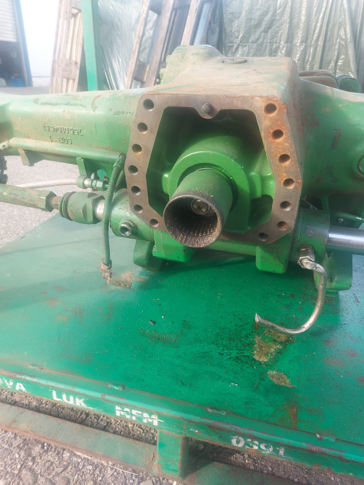 JOHN DEERE Front Axle AL206207: MFWD - Első tengely - Traktor: 3 kép. JOHN DEERE Front Axle AL206207: MFWD - Első tengely - Traktor: 3 kép.
