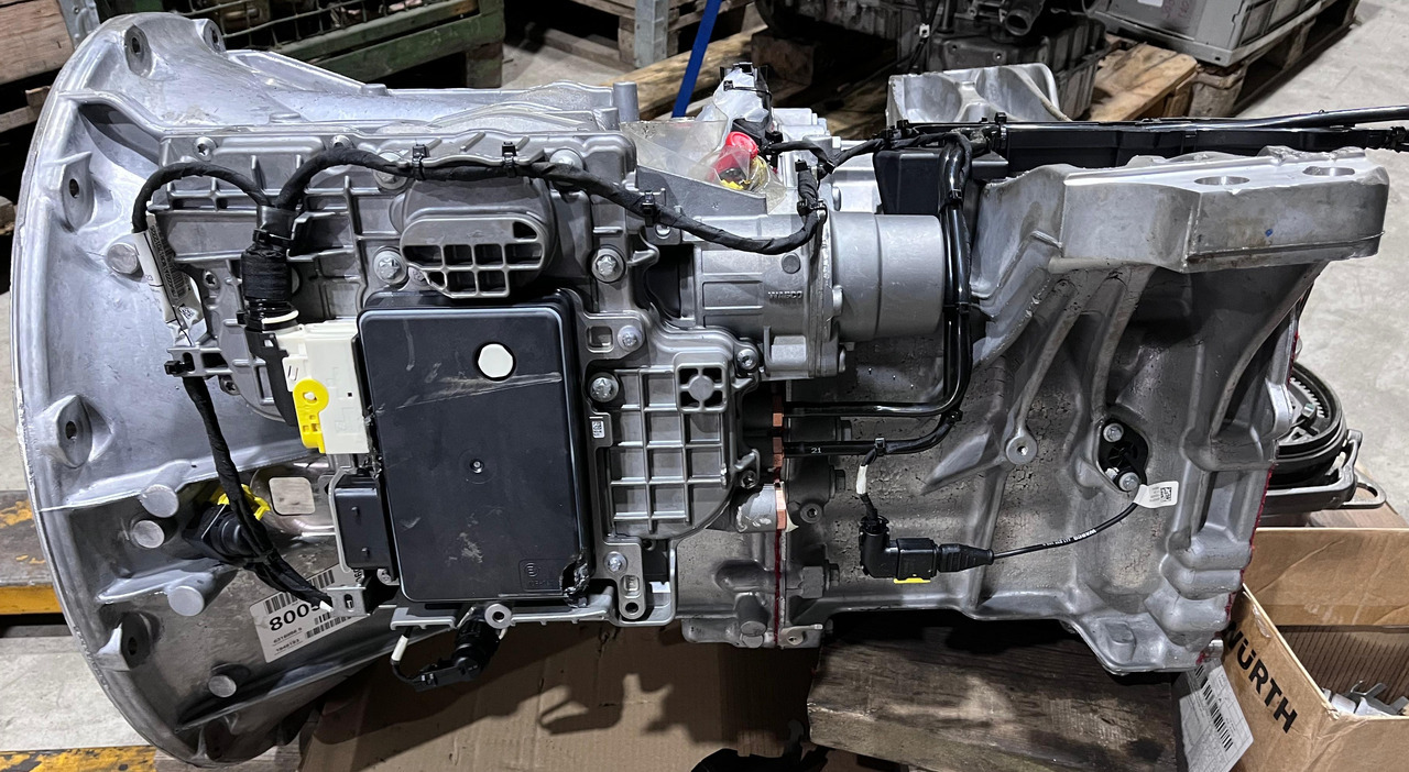 MERCEDES-BENZ Actros Transmission A960 261 0801 - G211-12 - Erőátvitel: 1 kép. MERCEDES-BENZ Actros Transmission A960 261 0801 - G211-12 - Erőátvitel: 1 kép.