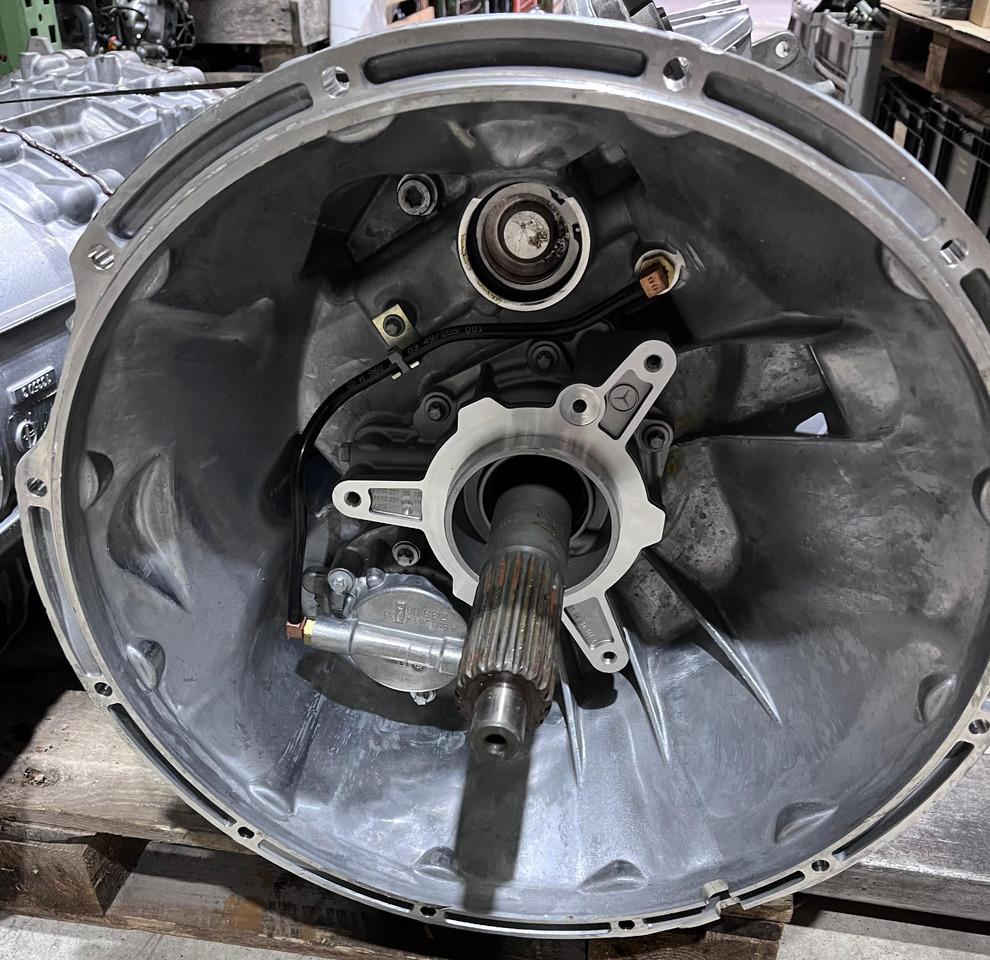 MERCEDES-BENZ Actros Transmission A960 261 0929 - Erőátvitel: 1 kép. MERCEDES-BENZ Actros Transmission A960 261 0929 - Erőátvitel: 1 kép.