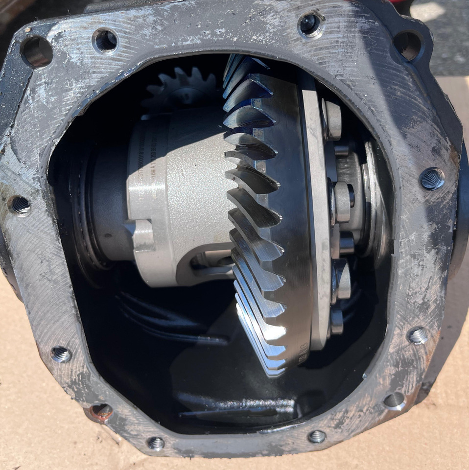 MERCEDES-BENZ E-Class Rear Differential W213 A2133503808 - Differenciálmű: 2 kép. MERCEDES-BENZ E-Class Rear Differential W213 A2133503808 - Differenciálmű: 2 kép.