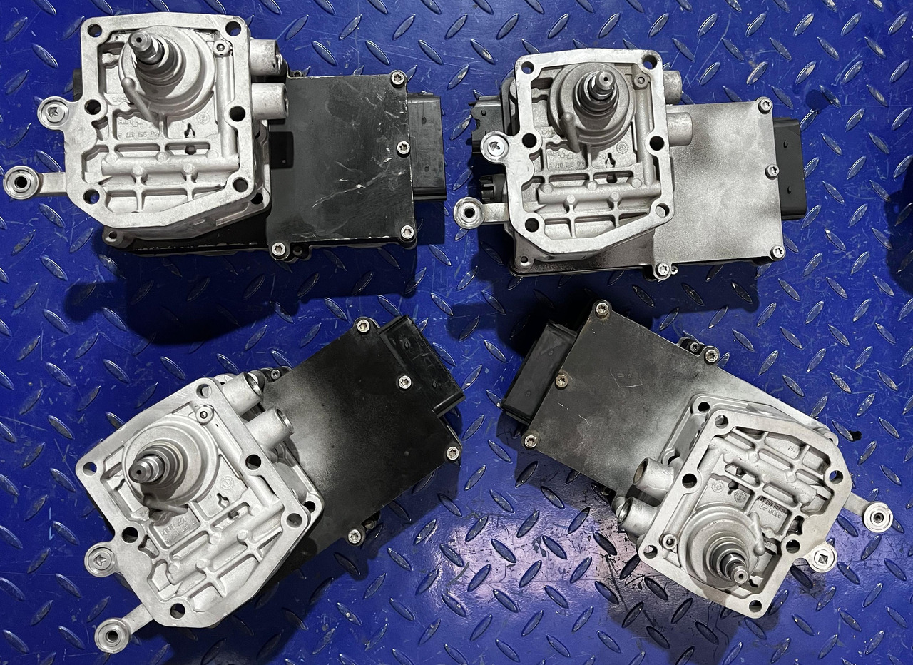 MERCEDES-BENZ Gearbox ECU GS Selector MP2 MP3 0034462609 - Sebességváltó és alkatrészek: 1 kép. MERCEDES-BENZ Gearbox ECU GS Selector MP2 MP3 0034462609 - Sebességváltó és alkatrészek: 1 kép.