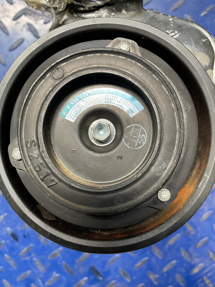 MERCEDES-BENZ MP4,ACTROS Denso A9362300111 - Klímakompresszor - Teherautó: 2 kép. MERCEDES-BENZ MP4,ACTROS Denso A9362300111 - Klímakompresszor - Teherautó: 2 kép.