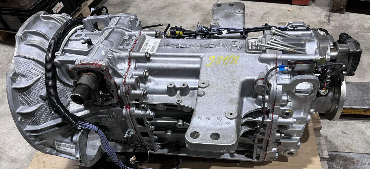 MERCEDES-BENZ Mercedes Actros Transmission A945 261 8301 - Erőátvitel: 2 kép. MERCEDES-BENZ Mercedes Actros Transmission A945 261 8301 - Erőátvitel: 2 kép.