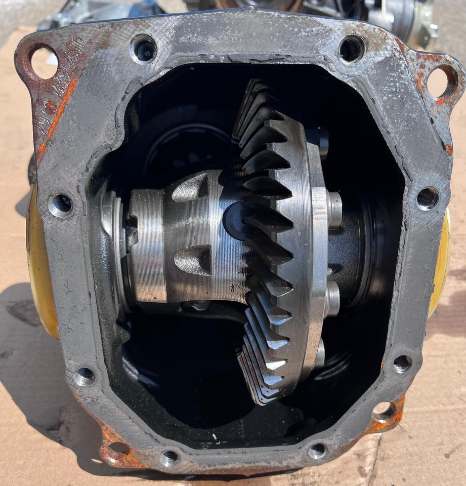 MERCEDES-BENZ Mercedes Benz Rear Axle Differential A1663510605 - Differenciálmű: 2 kép. MERCEDES-BENZ Mercedes Benz Rear Axle Differential A1663510605 - Differenciálmű: 2 kép.