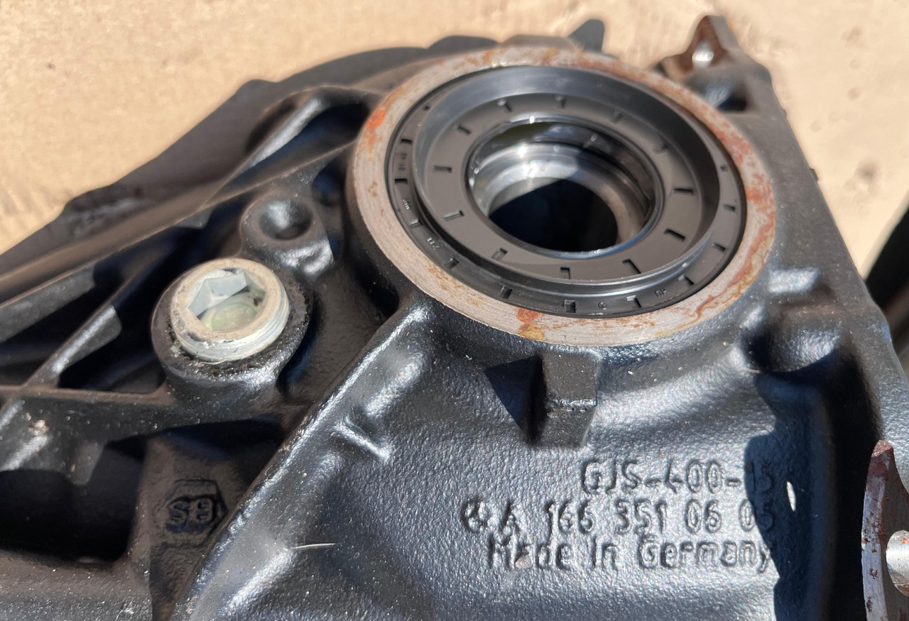 MERCEDES-BENZ Mercedes Benz Rear Axle Differential A1663510605 - Differenciálmű: 3 kép. MERCEDES-BENZ Mercedes Benz Rear Axle Differential A1663510605 - Differenciálmű: 3 kép.